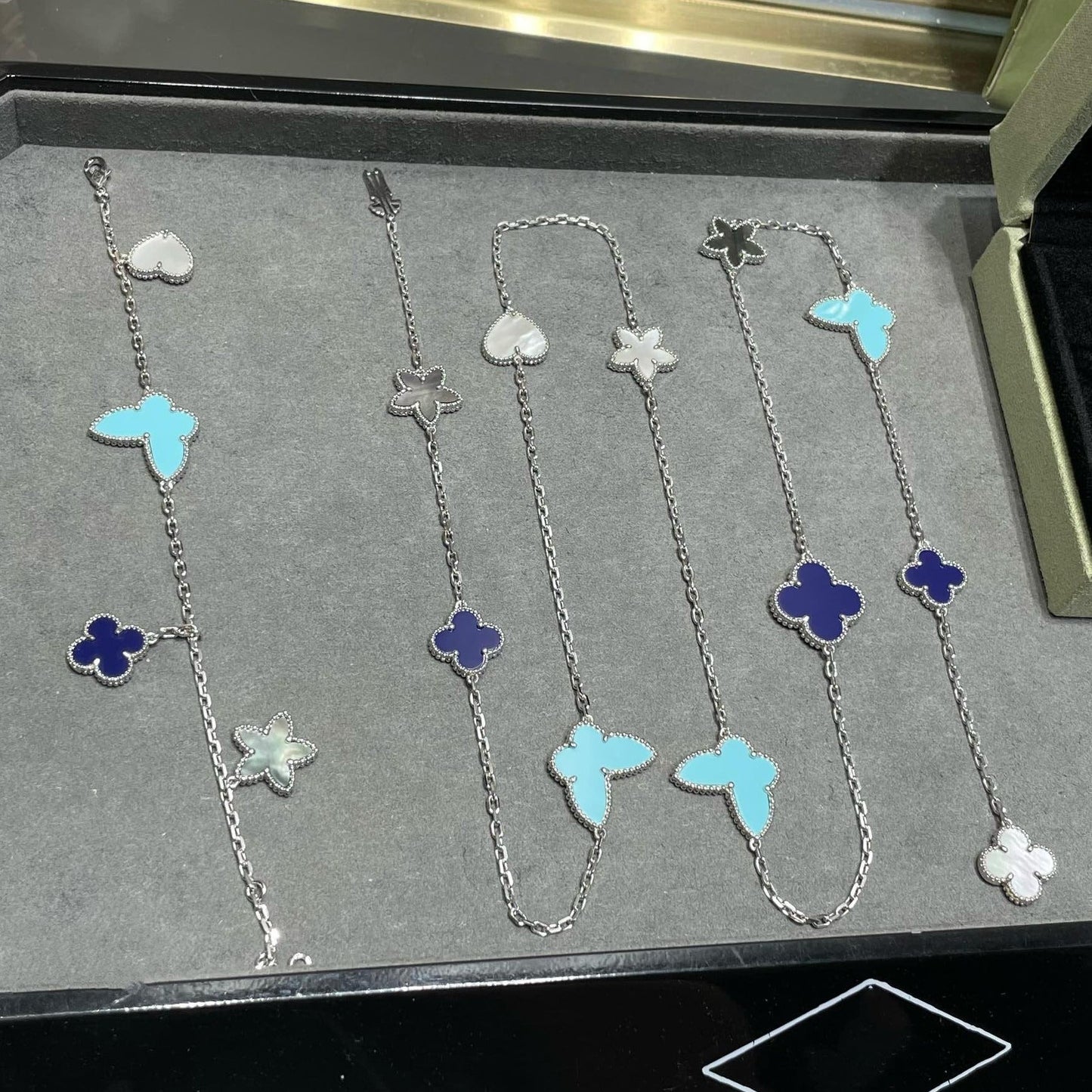 [AuraEcho Jewelry]LUCKY CLOVER SILVER 11 MOTIF NECKLACE