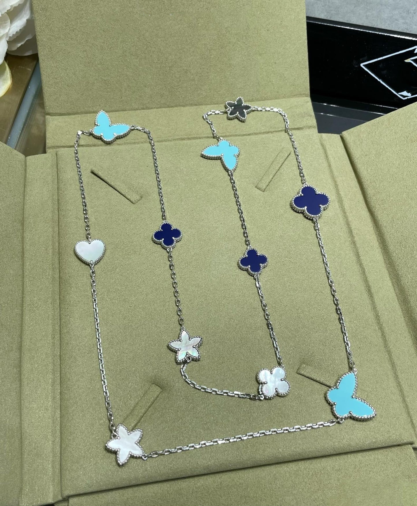 [AuraEcho Jewelry]LUCKY CLOVER SILVER 11 MOTIF NECKLACE