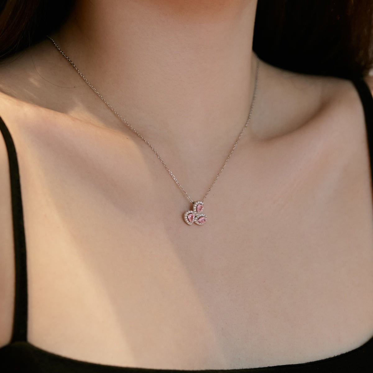 [AuraEcho]Elegant Flower Shape Pear Cut Necklace