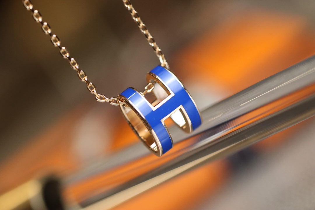 [AuraEcho Jewelry]POP H PEDANT PINK GOLD
