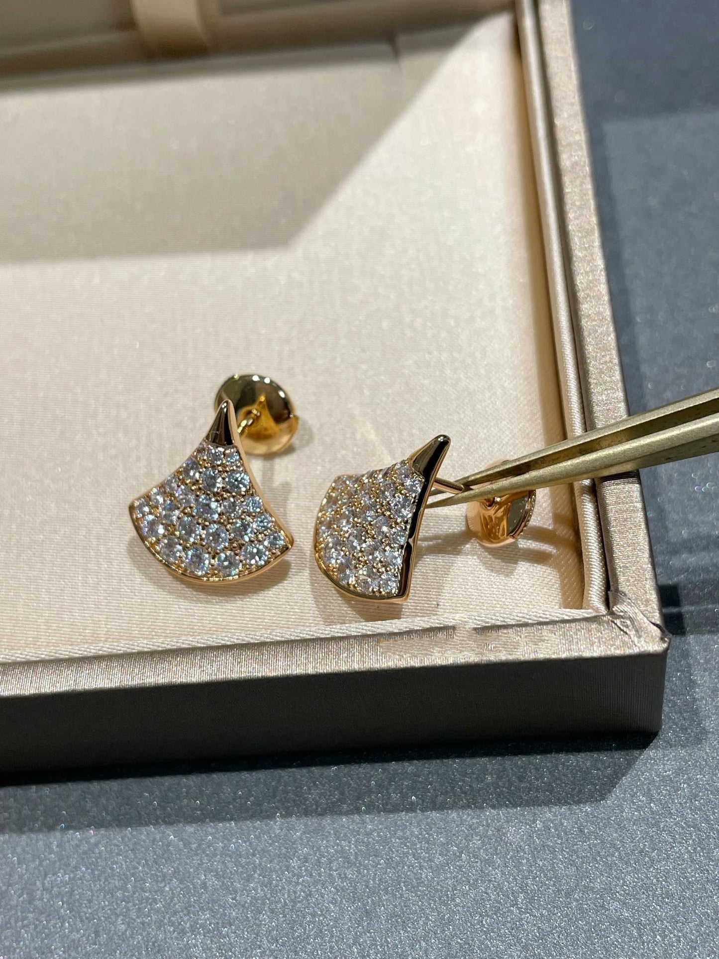 [AuraEcho]DREAM STUD EARRINGS DIAMOND