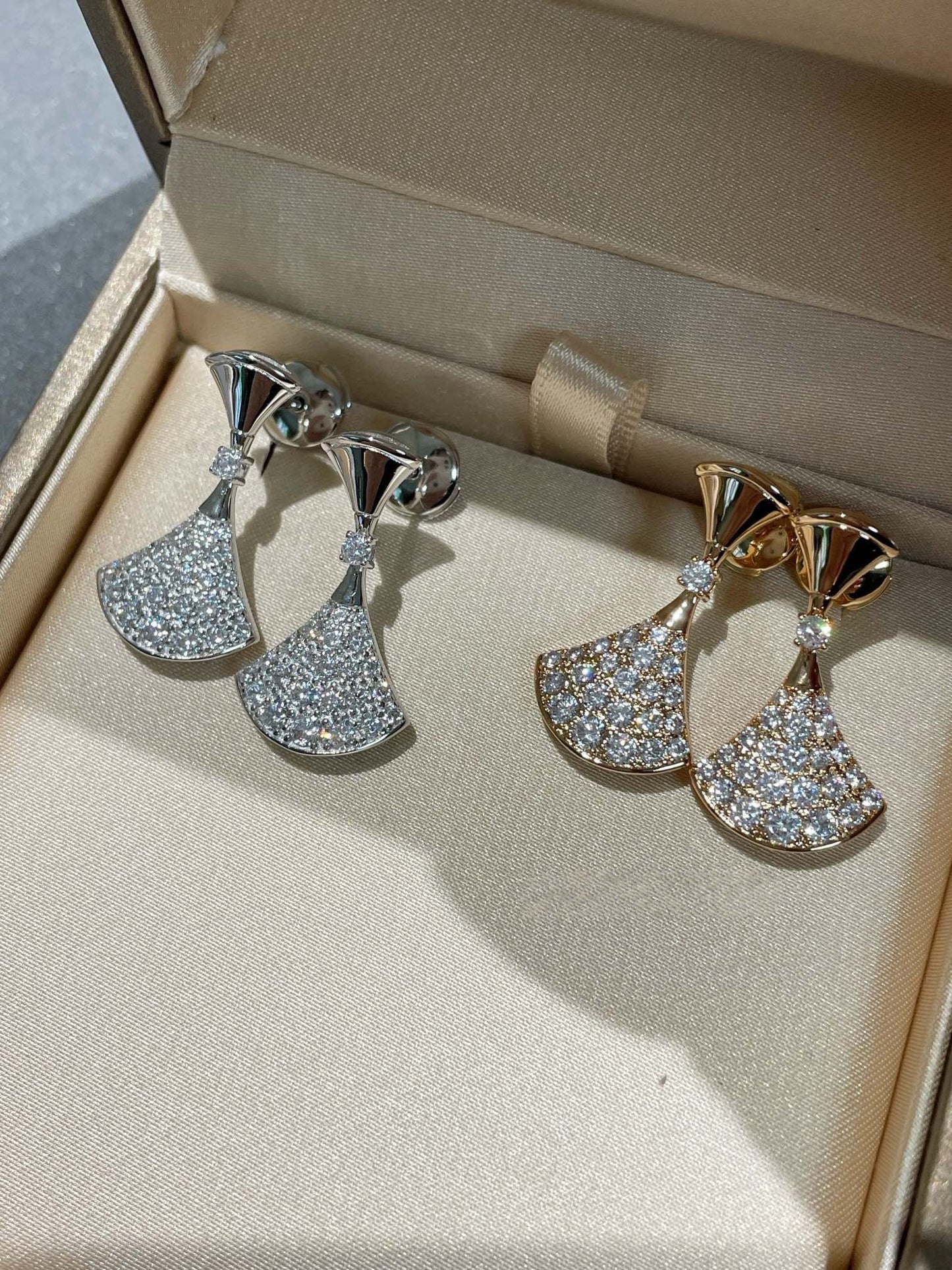 [AuraEcho]DREAM EARRINGS DIAMOND