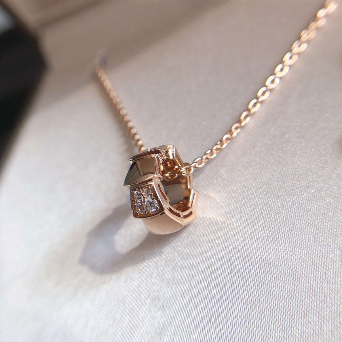 [AuraEcho Jewelry]SERPENTI PEDANT DIAMOND PINK GOLD NECKLACE