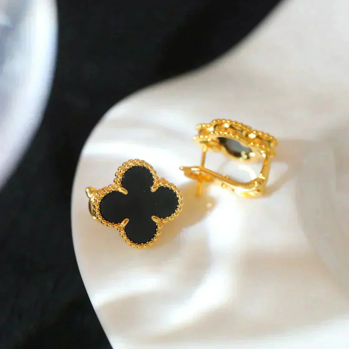 [AuraEcho Jewelry]CLOVER MEDIUM 1 MOTIFS  ONYX STUD EARRINGS