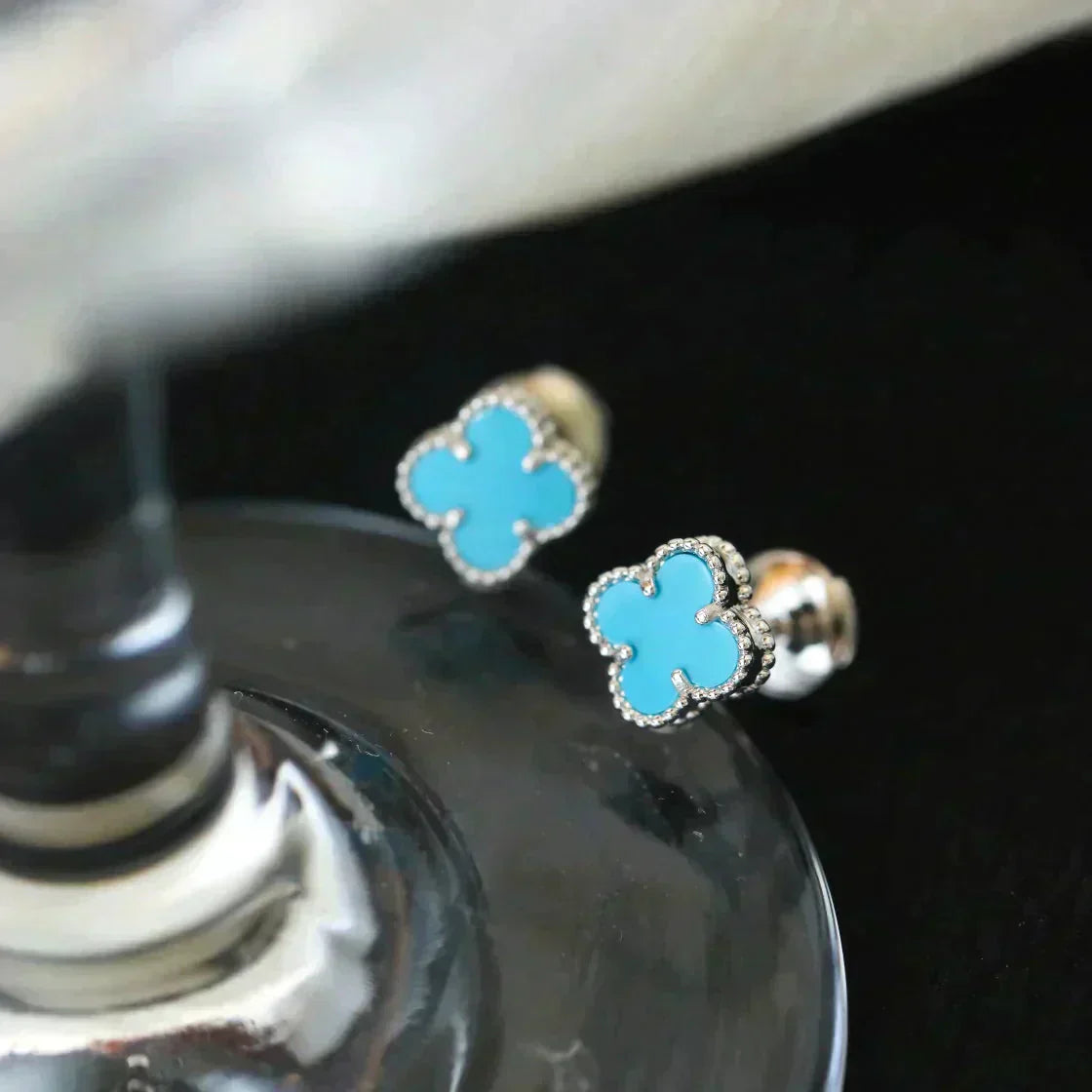 [AuraEcho Jewelry]CLOVER MINI 9.5MM ONYX STUD EARRINGS SILVER