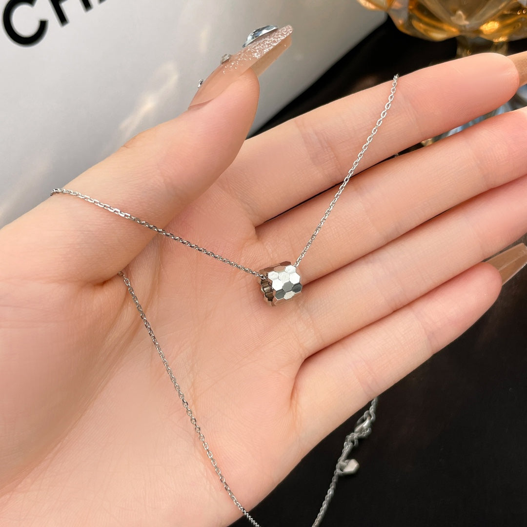 [AuraEcho Jewelry]BEE MINI NECKLACE