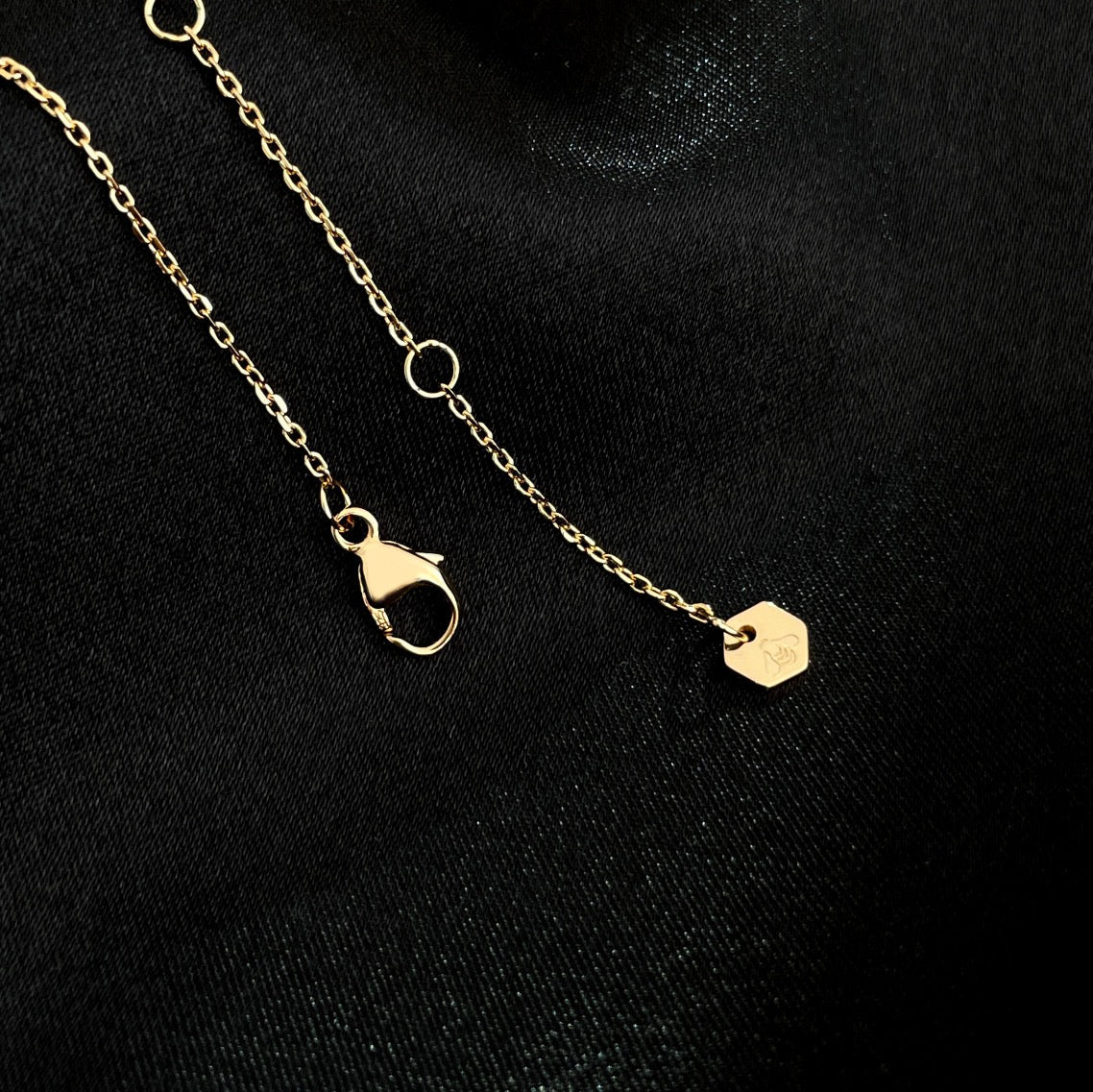 [AuraEcho Jewelry]BEE MINI NECKLACE
