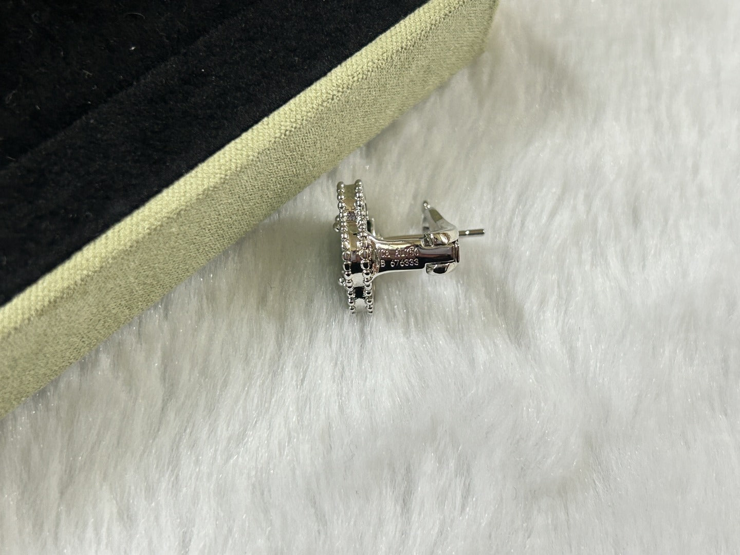[AuraEcho Jewelry]CLOVER PIETERSITE MEDIUM STUD EARRINGS