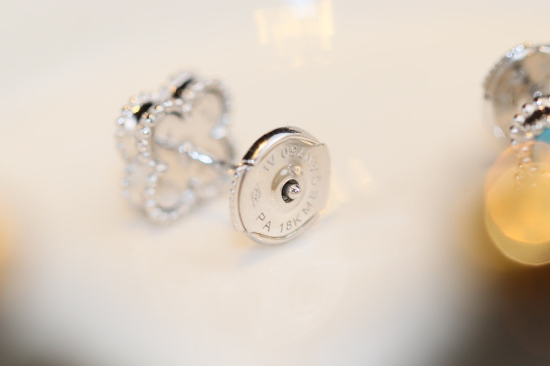 [AuraEcho Jewelry]CLOVER MINI TURQUOISE SILVER STUD EARRINGS