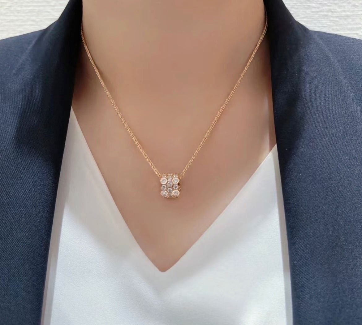 [AuraEcho Jewelry]BEE LOVE DIAMOND PAVED 3 ROW NECKLACE