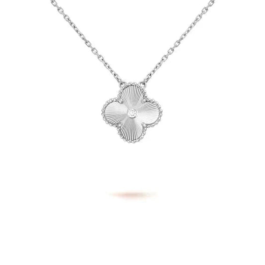 [AuraEcho Jewelry]CLOVER  15MM DIAMOND LASER NECKLACE SILVER