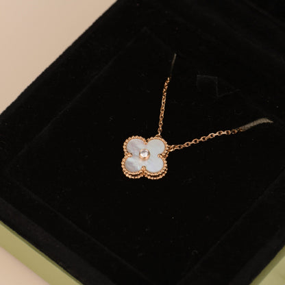 [AuraEcho Jewelry]CLOVER 15MM DIAMOND WHITE FRITILLARIA NECKLACE