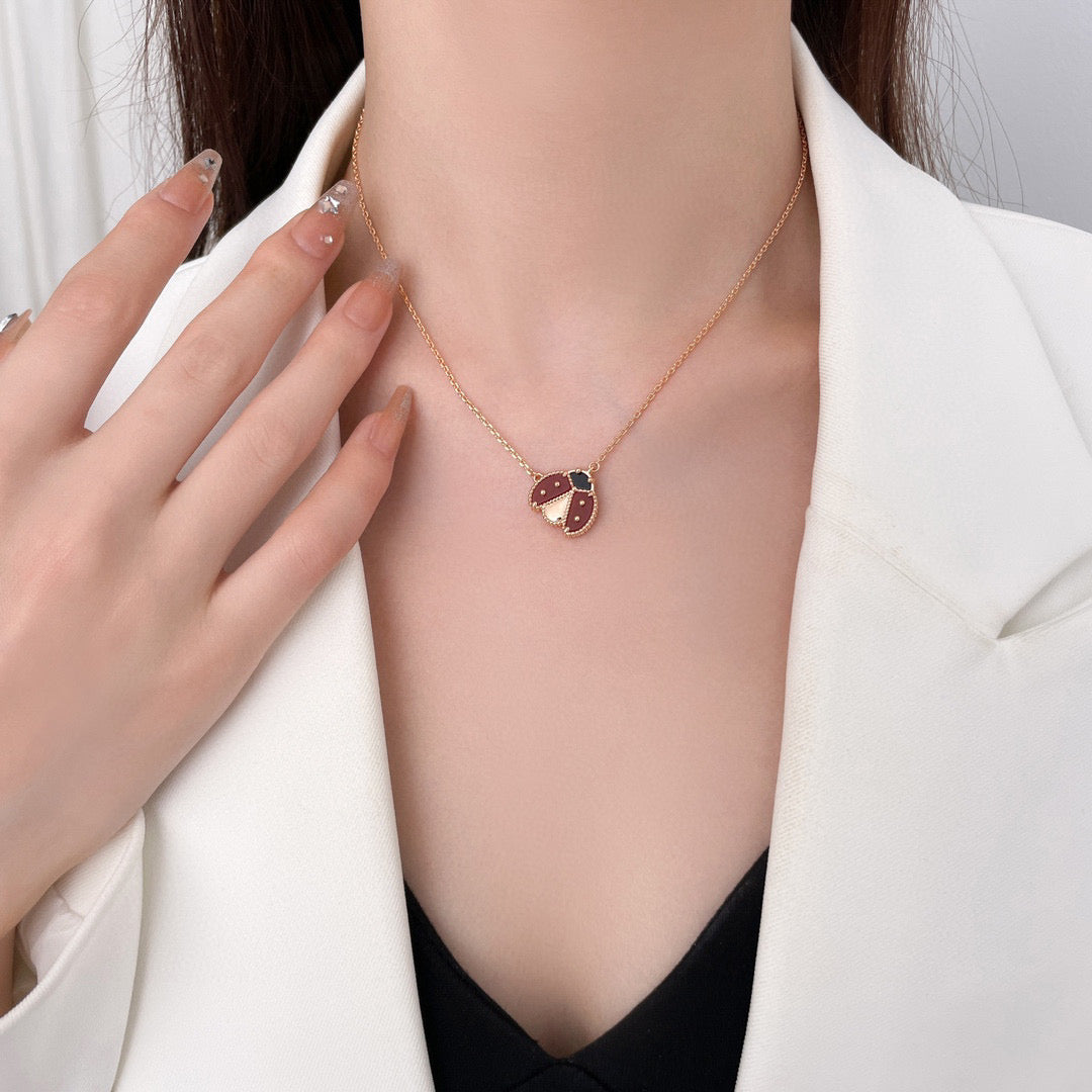 [AuraEcho Jewelry]LUCKY  CARNELIANS LADYBUG NECKLACE