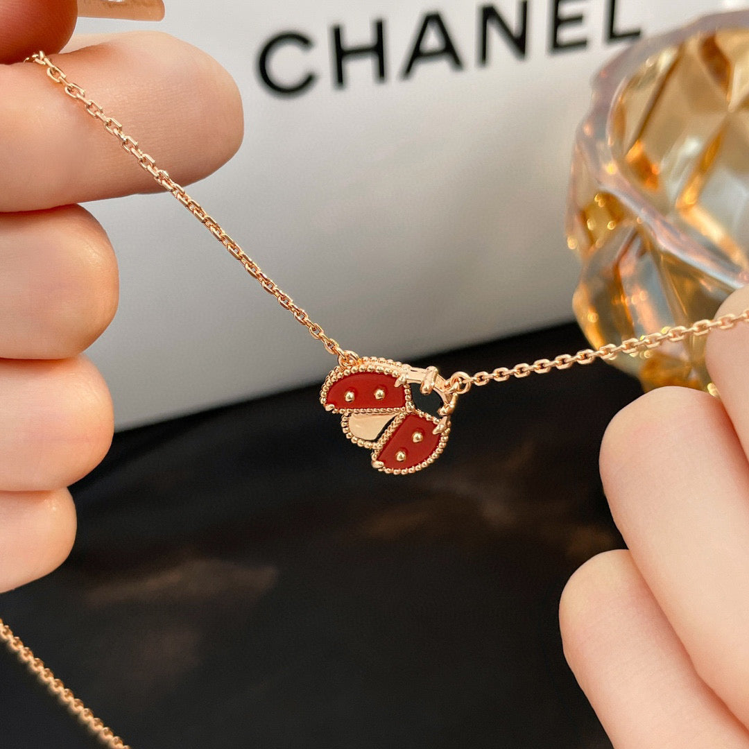 [AuraEcho Jewelry]LUCKY  CARNELIANS LADYBUG NECKLACE
