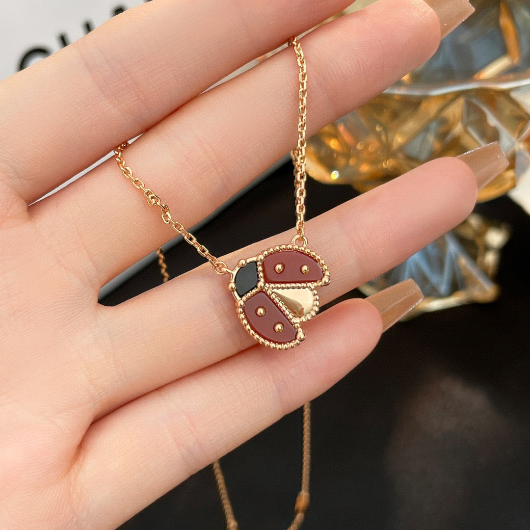 [AuraEcho Jewelry]LUCKY  CARNELIANS LADYBUG NECKLACE