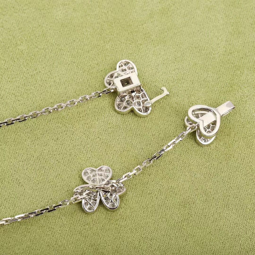 [AuraEcho]FRIVOLE SILVER 9 FLOWERS NECKLACE