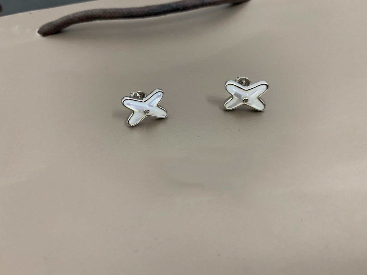 [AuraEcho Jewelry]JEUX DE WHITE MOP SILVER DIAMOND EARRINGS