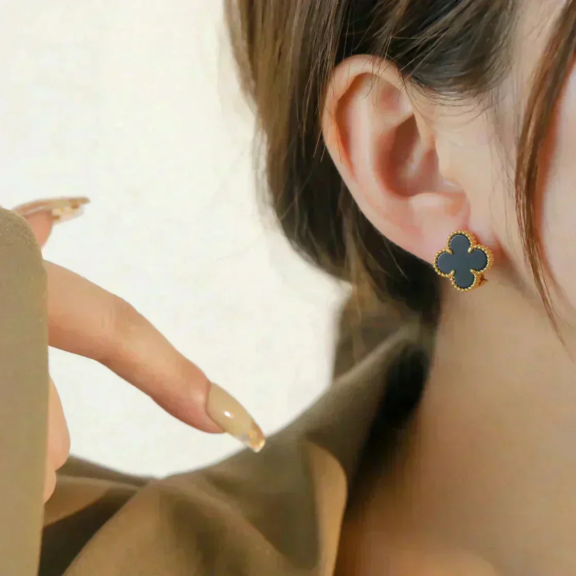[AuraEcho Jewelry]CLOVER MEDIUM 1 MOTIFS  ONYX STUD EARRINGS