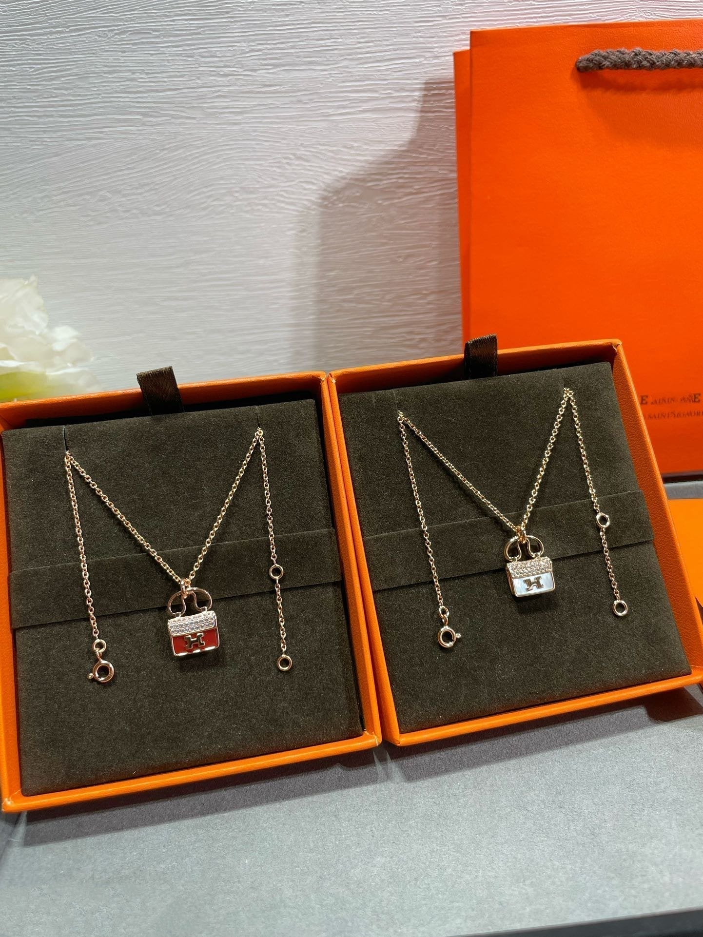 [AuraEcho Jewelry]H CIRCE MOISSANITE PENDANT NECKLACE GOLD