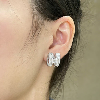 [AuraEcho Jewelry]H STUD EARRINGS WITH SILVER DIAMONDS