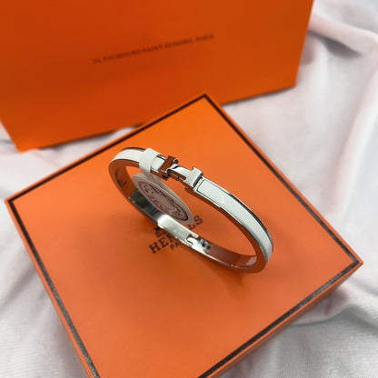 [AuraEcho Jewelry]CLASSIC HM CLIC WHITE 8MM ENAMEL BRACELET