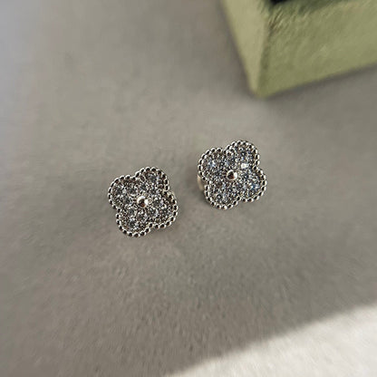 [AuraEcho Jewelry]CLOVER MINI DIAMOND STUD EARRINGS